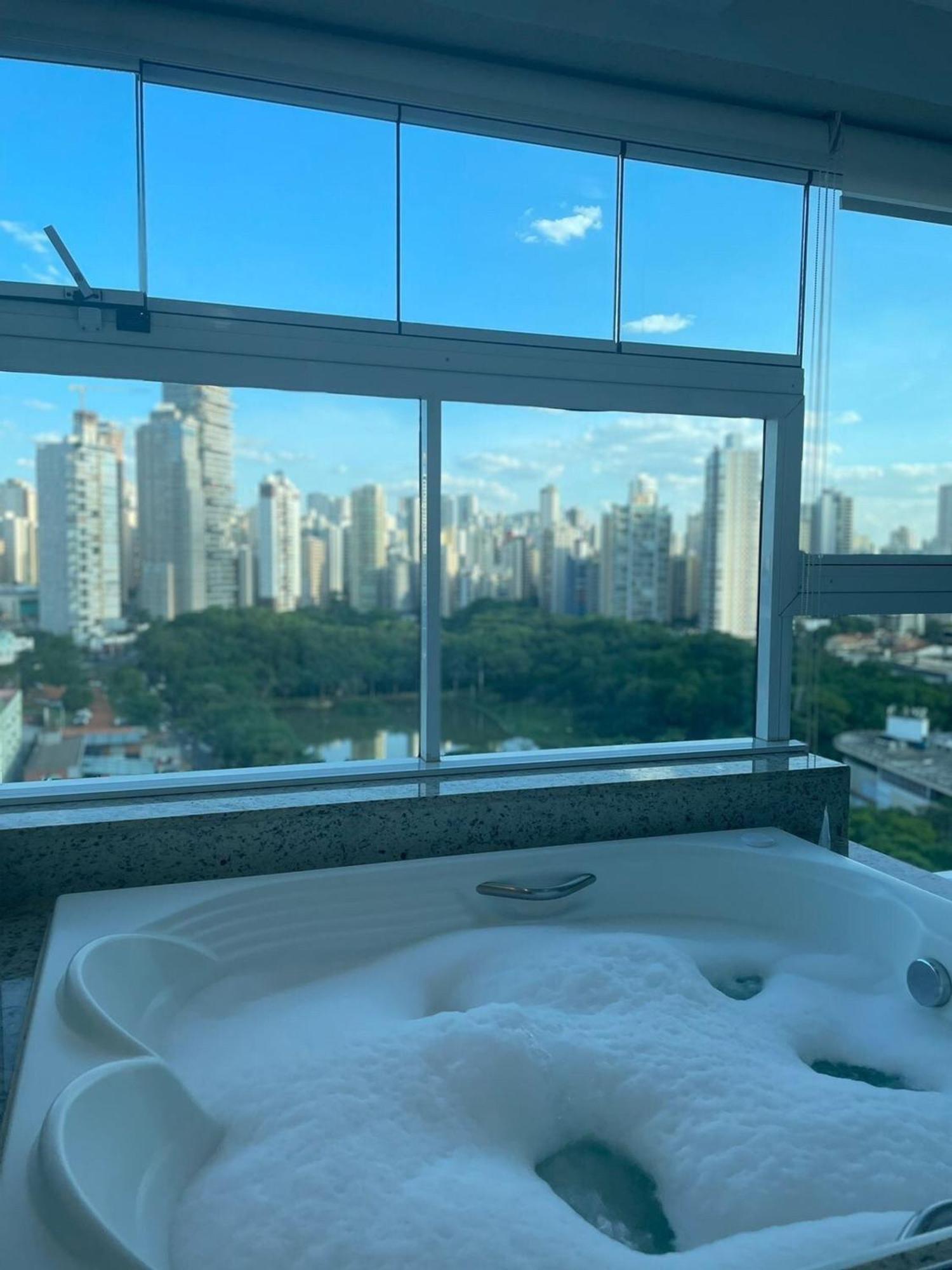 1 Qts.| 2 Hosp. | Jacuzzi Na Varanda | Linda Vista Apartment *